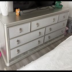 Diva II Platinum 7 Drawer Dresser