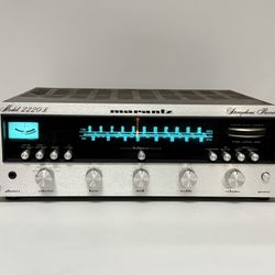 Vintage Marantz 2220B Stereophonic Receiver with LED Lights ~ 20W/CH into 8Ω