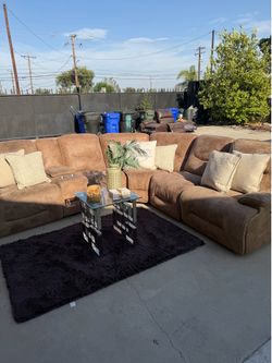 Brown sectional recliner couch