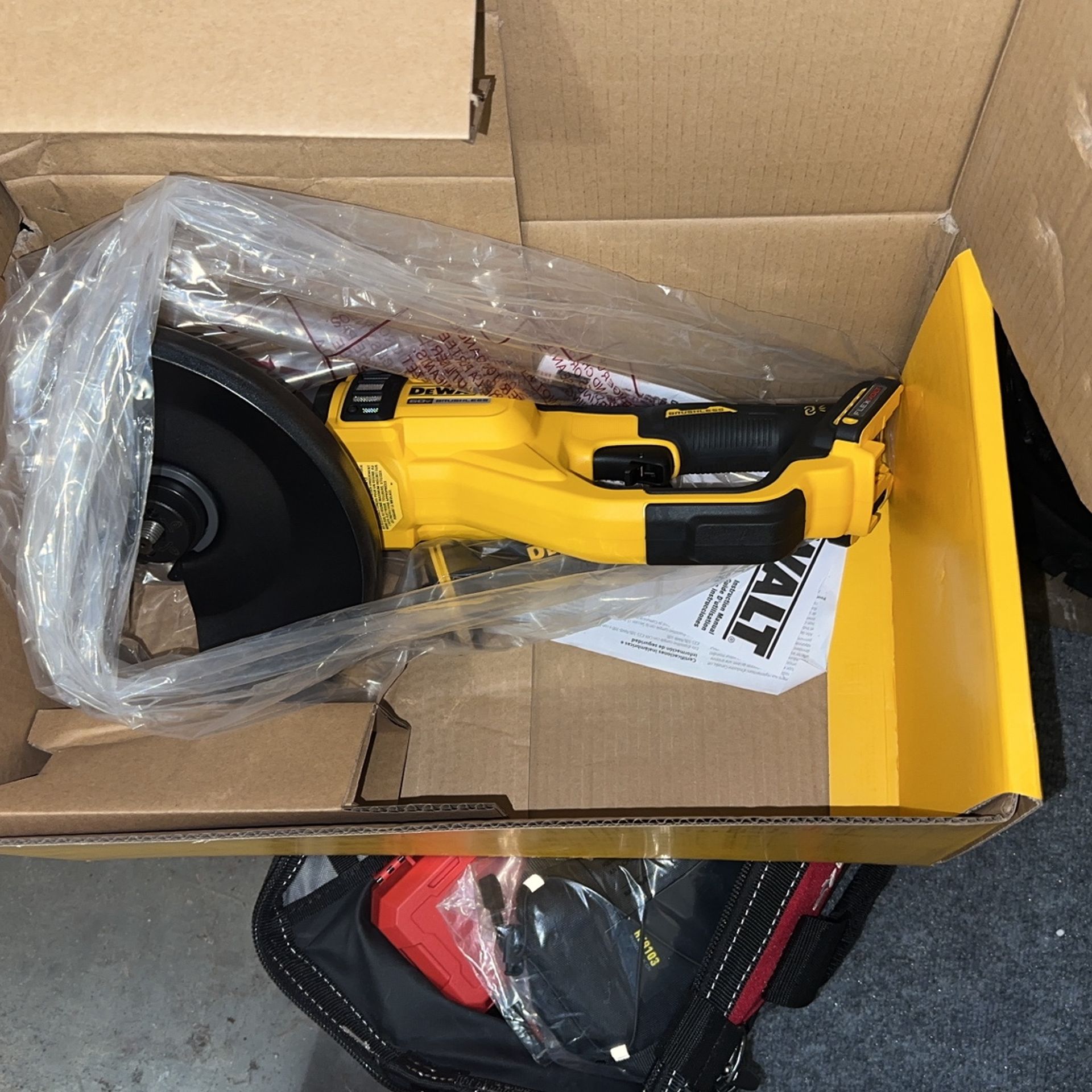 DeWalt 60v 7 To 9 Inch Large Angel Grinder 