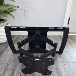 Full Motion TV Mount 120 Lbs