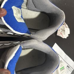 Used Air Jordan Size 9 No Shoelace  