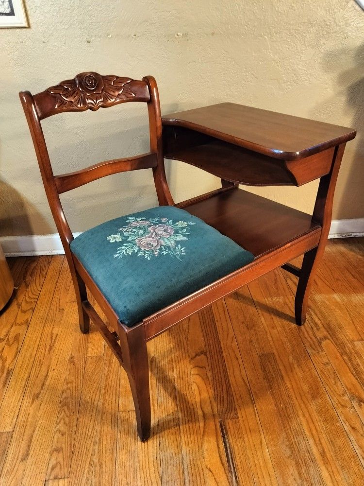 Vintage Antique 1940/50 Liberty Chair Company Telephone Gossip Table