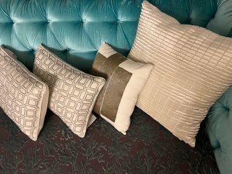 Gorgeous Decorative Throw Pillows – Set of 4 ✨