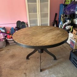 Round Dining Table 