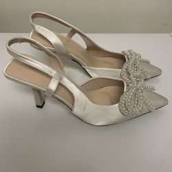 New women’s cream white party shoes size 37(US. Size 6.5-7)