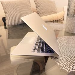 Apple MacBook Air 13” Laptop Core i5 2.3Ghz 8Gb SSD 120Gb MacOS SONOMA!!!