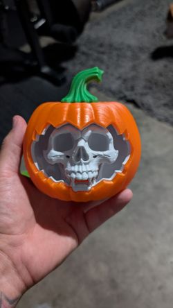 Skull pumpkins
