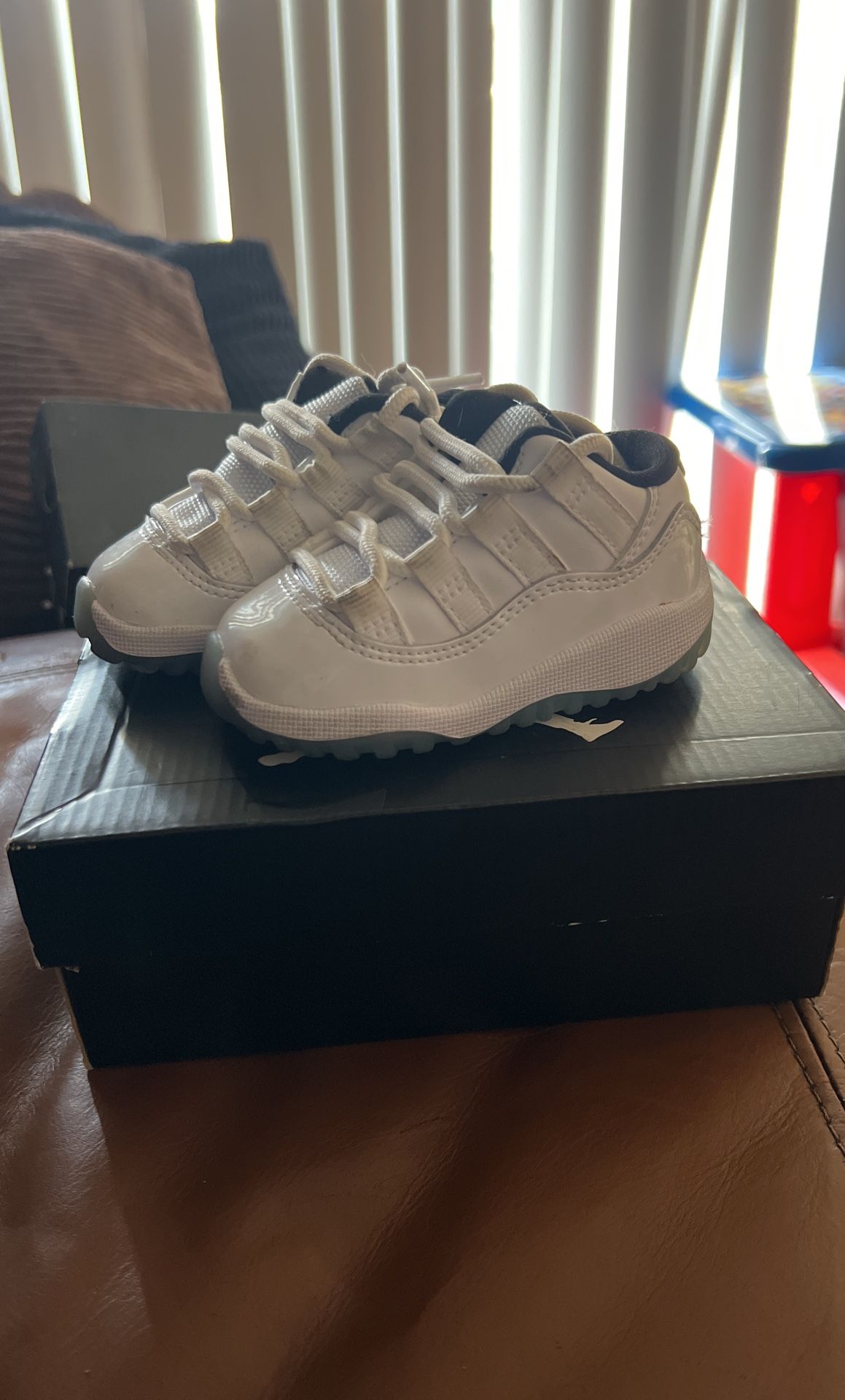 Jordan 11 Retro Low