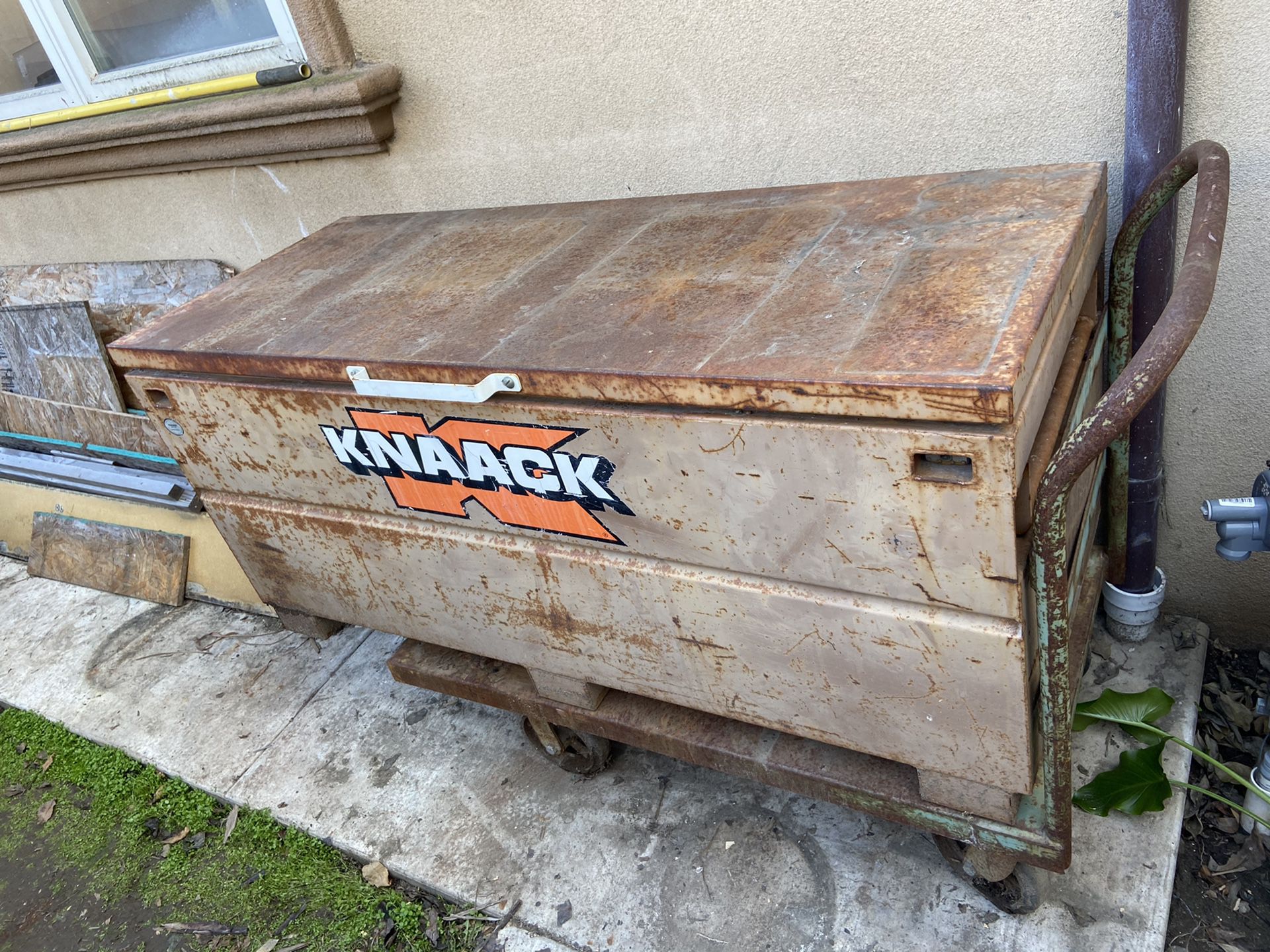 Knaack job box toolbox 60” wide, 24” deep, 27” tall, w/steel cart and tools included