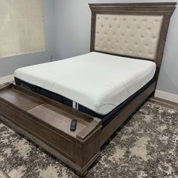 Queen Bed With adjustable tempur-pedic Mattress (pickup Only)
