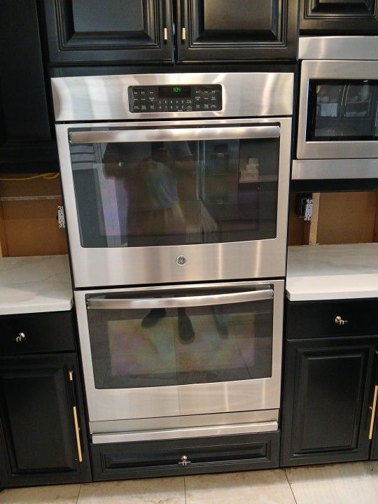 DoublE Wall ovens. GE