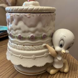 Tweetys Treat Jar - Lenox Canister / cookie jar Tweety Bird Cake