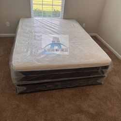 Queen mattress pillow top set with box spring (2pc - new) 