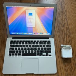 MacBook Air 13” 2017/8GB RAM/128GB SSD/Fully Functional/Excellent Battery/Latest MacOS Sequoia 15.5/Apple charger 