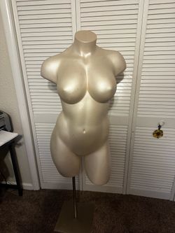 Plus size mannequin