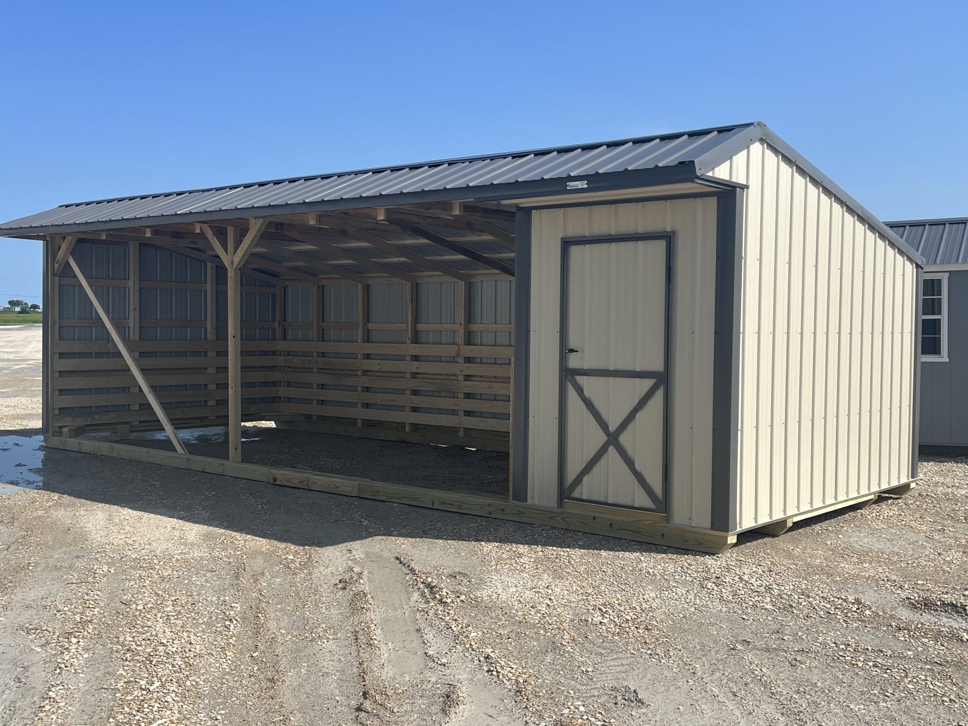 12ft.x30ft. Run-in Shed With Tackroom Horse Barn Cattle Shed 