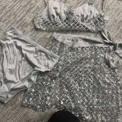 Halloween Small Silver Sequined Showgirl Costume