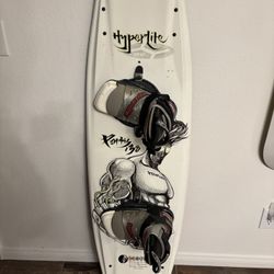 Hyperlite Parks Bonifay Pro Model 138 Wakeboard with HL Option 2 Large Bindings - 2.7-3 Stage Rocker DNA Core