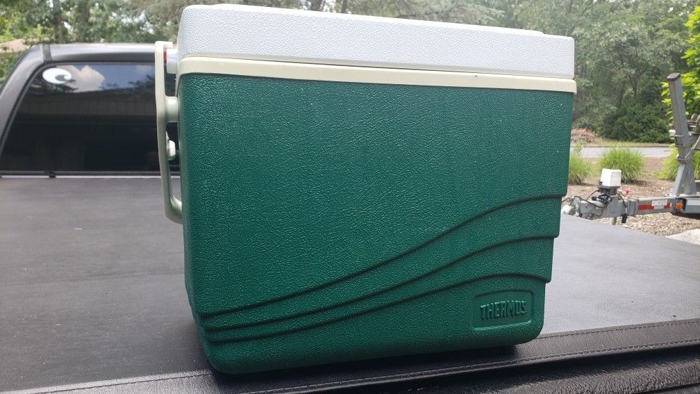 Classic Thermos cooler