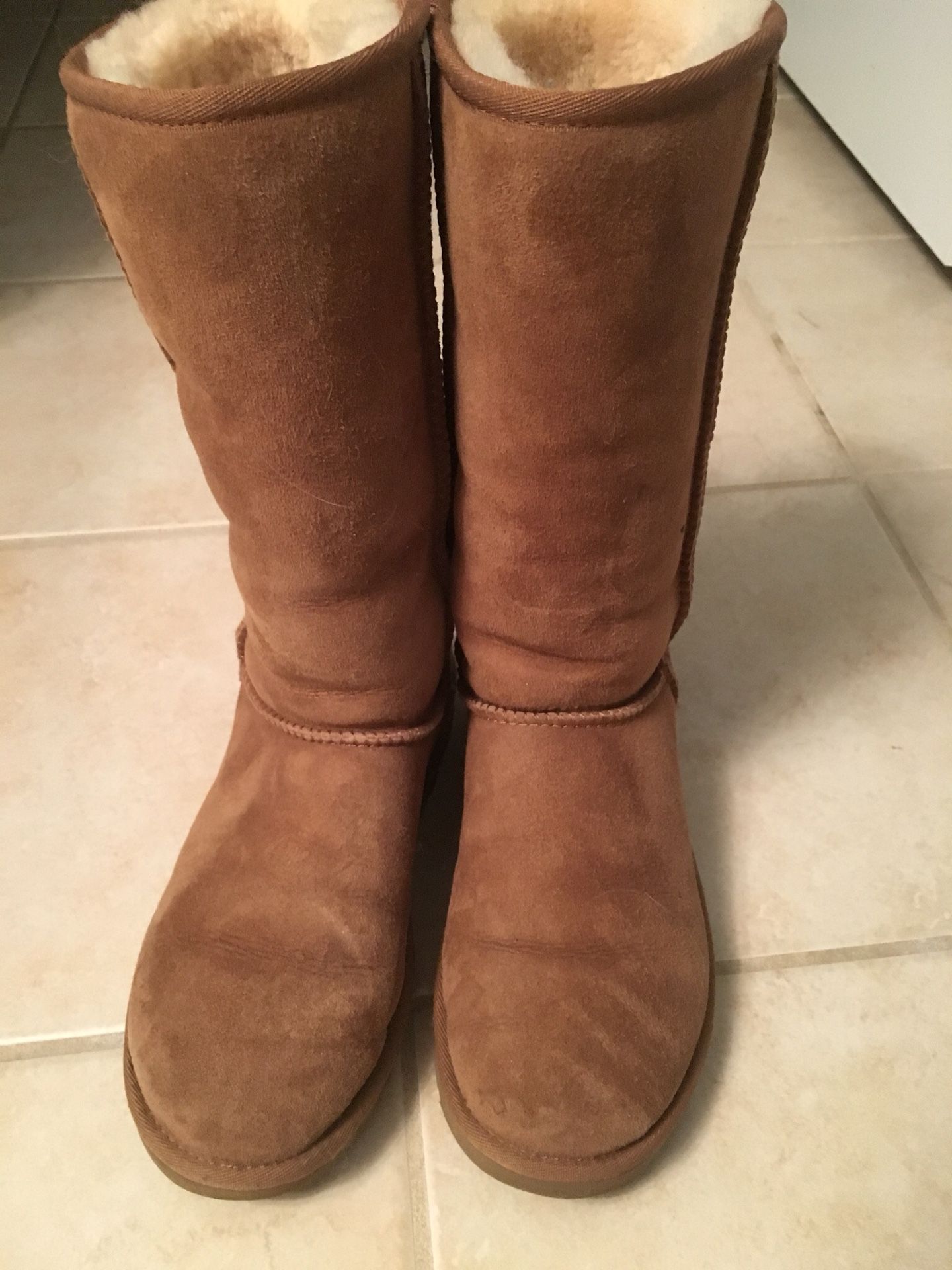 UGG women’s classic tall II genuine shearling lines boots size 7