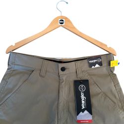 Movie and Tv Show Clothes W30 wrangler atg new with tag men pockets khaki shorts
