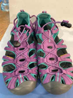Keen whisper women’s size 6 purple & Turquoise