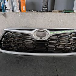 2020-2021-2022-2023-2024 TOYOTA HIGHLANDER GRILL OEM USED #9956