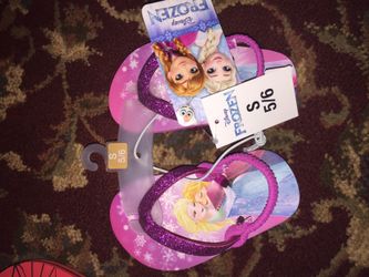 Frozen sandals size 5/6
