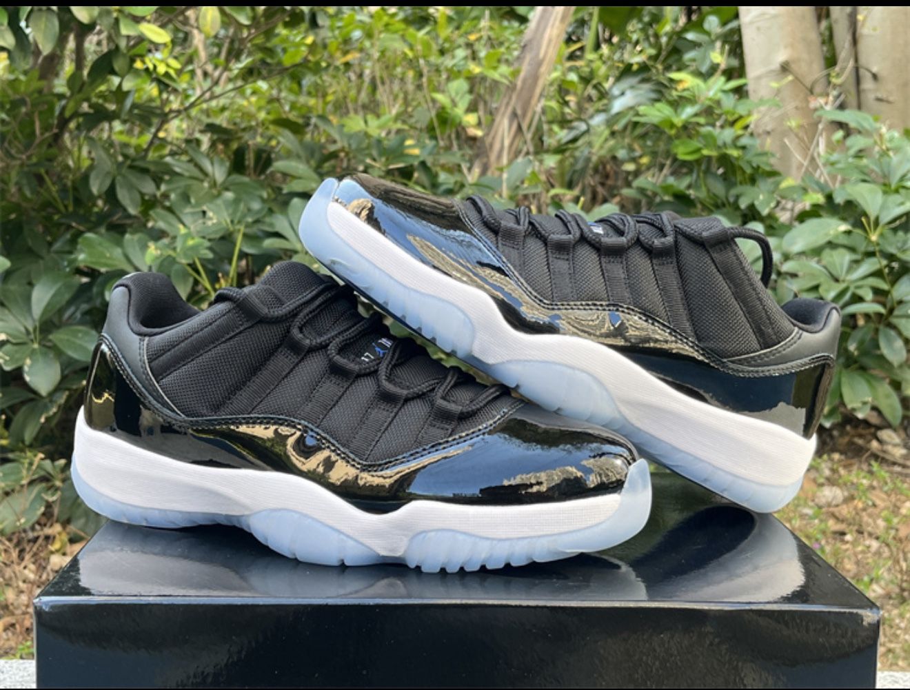 Jordan 11 Retro Low (space jams)  10.5 Men 