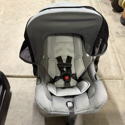 Nuna Pipa Carseat