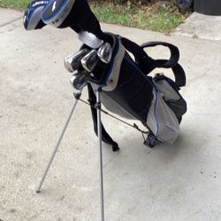 Tour Edge Junior Complete Set Of Golf Club With Tour Edge Super Super light Bag Drivers  Nice  Putter Not Used Very Much Almostnew 