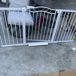 Baby Gate/Dog gate