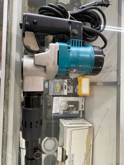 Makita HM0810B 11 lb. Demolition Hammer, 3/4" Hex - 21/32" Round Only Tool