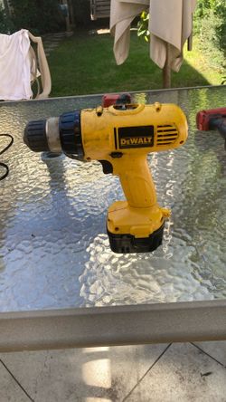 De Walt Cordless Drill With Battery ( As Parts)