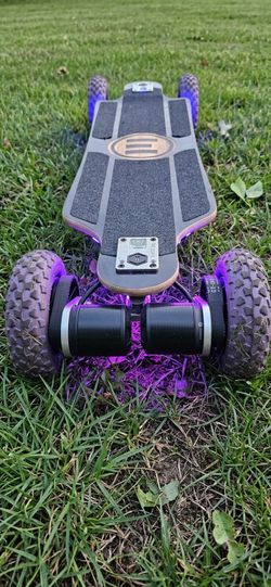 Evolve Electric Skateboards -Stoke X / Custom / 3500w Supercarve 2 / Phaze Remotes