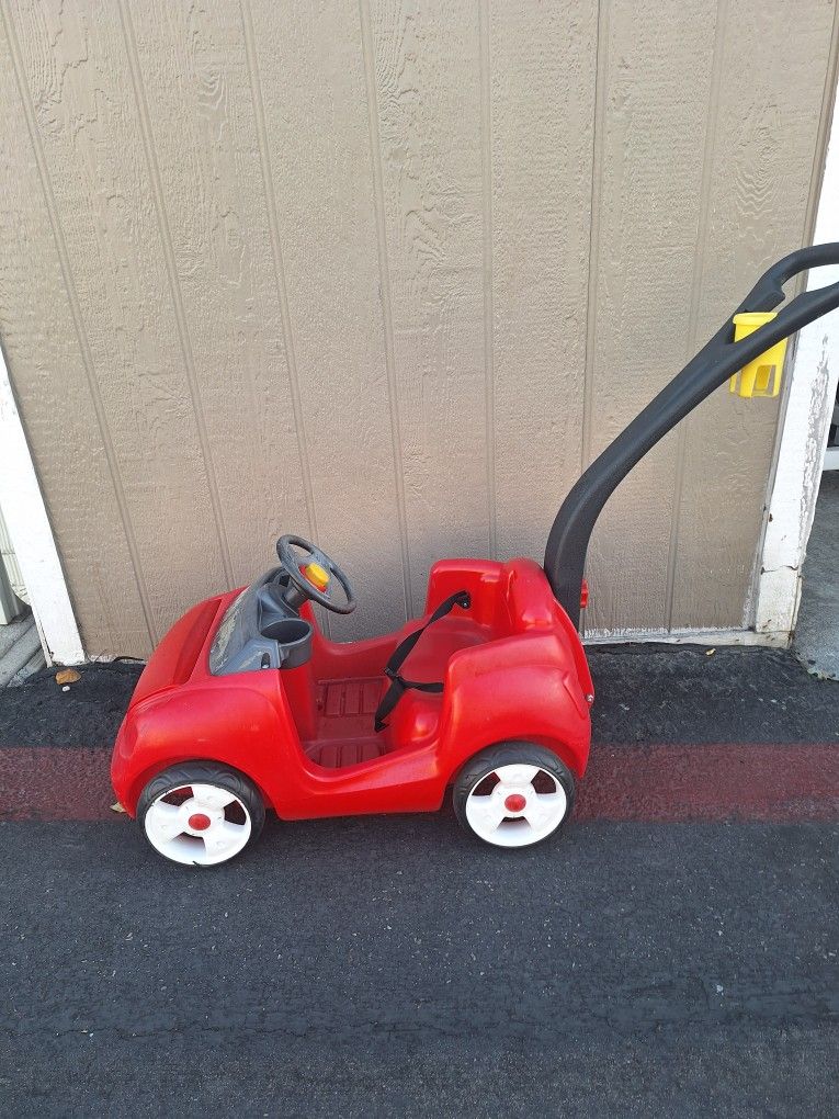 Step 2 Push Car With Cup Holders And All Safety Seat Belt Straps.