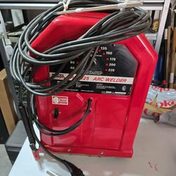 Lincoln Electric 225 Arc Welder