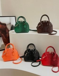 The Retro Niche Crocodile Pattern Crossbody Bag