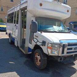 2016 Ford E-450