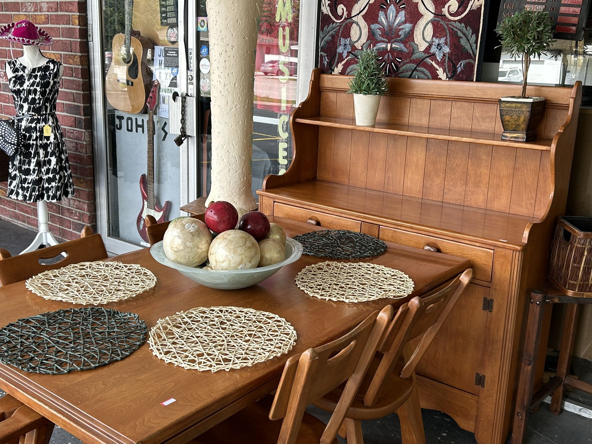 Dining room table