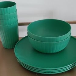 Plastic Dishes