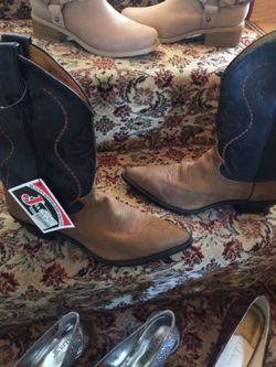 NEW boots size9.5