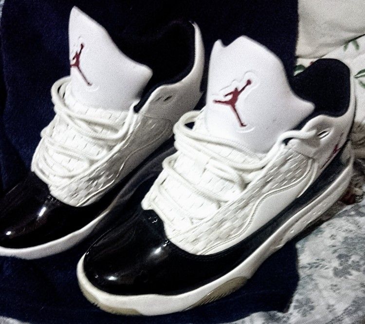 AIR JORDANS SIZE 9