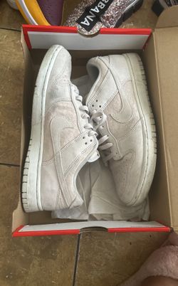 10.5 Off Whites