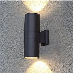 6" LED OUTDOOR WALL LIGHT