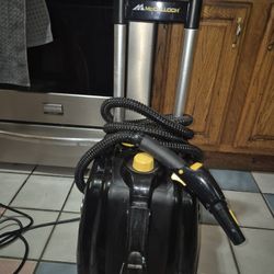 Mcculloch Deluxe Canister Steam System.