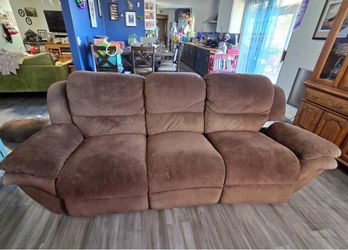 Electric recliner couch
