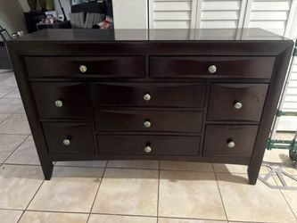 Queen size bedroom set
