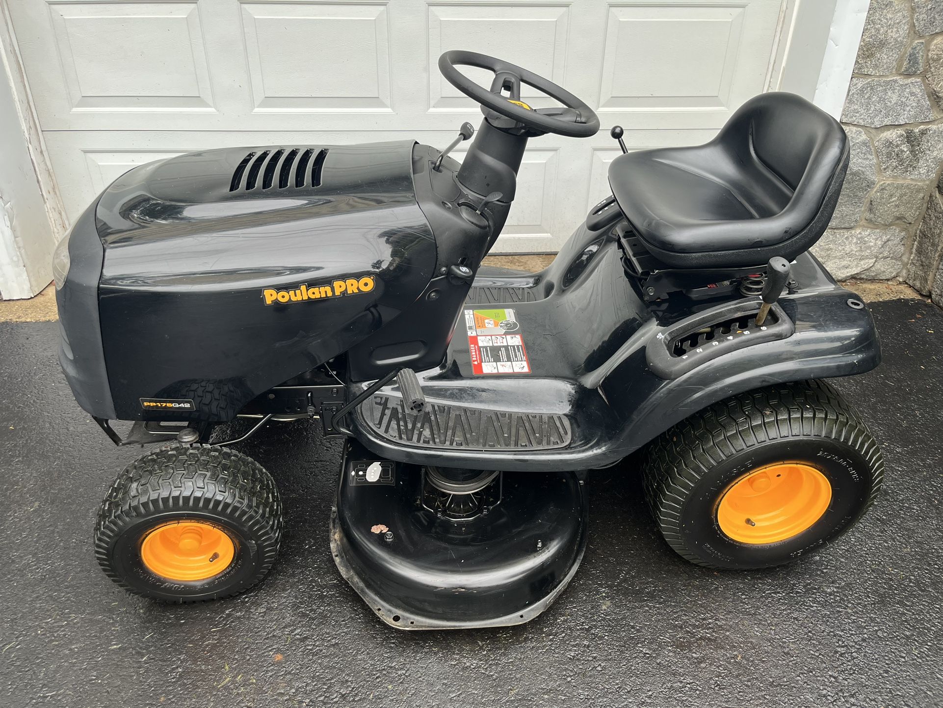 42” Poulan Pro Riding Mower